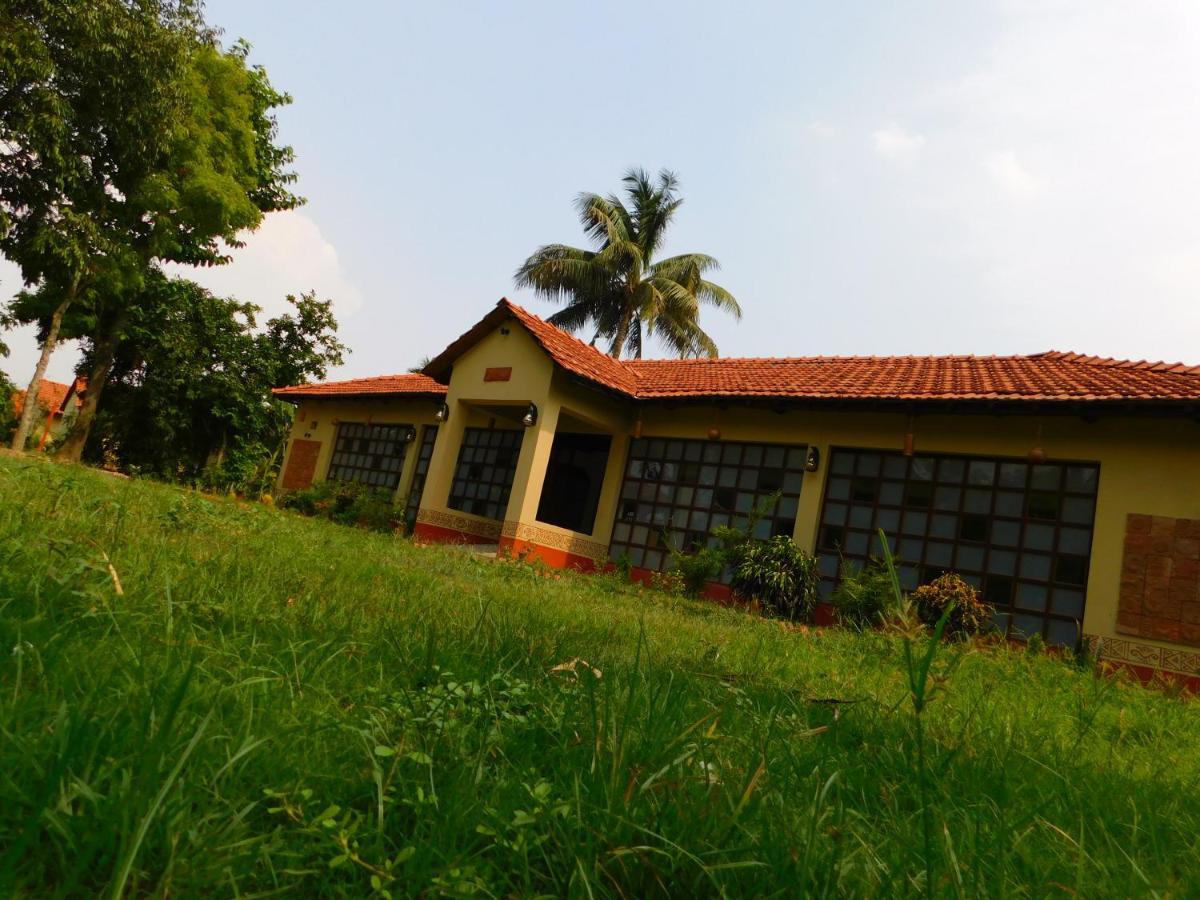 Отель Gram Bangla Retreat Калькутта Экстерьер фото